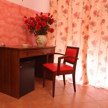 B&B Rinascente Paola Exterior foto
