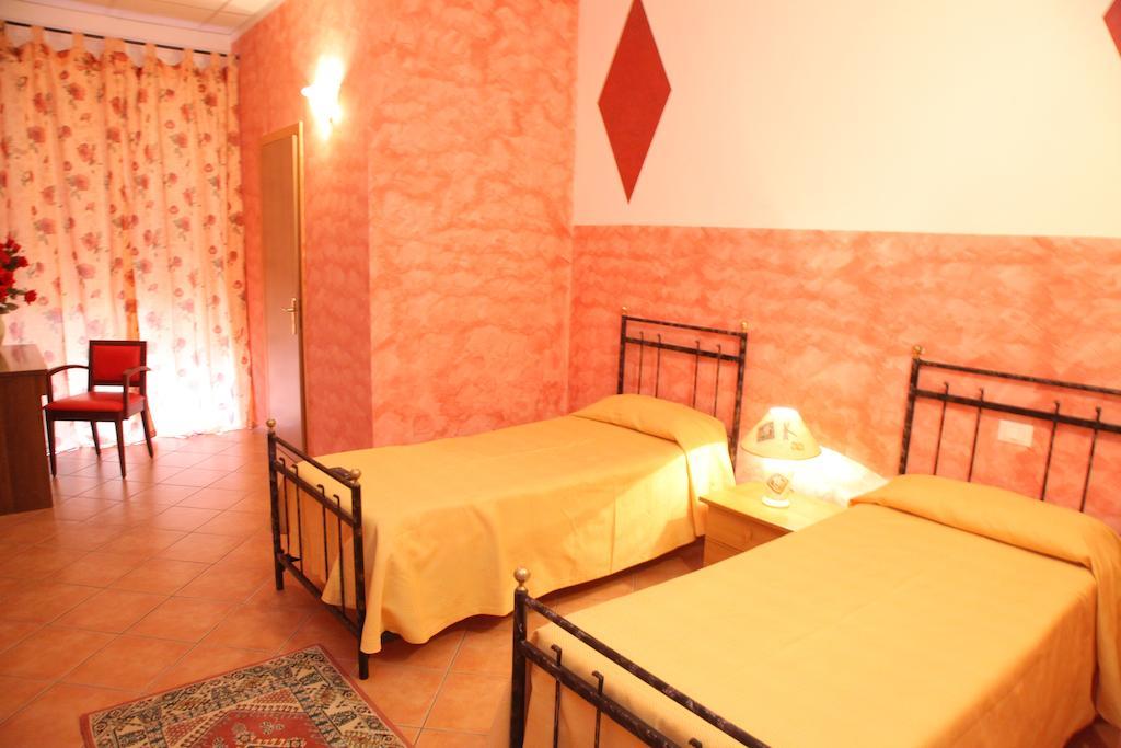 B&B Rinascente Paola Habitación foto