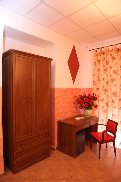 B&B Rinascente Paola Habitación foto