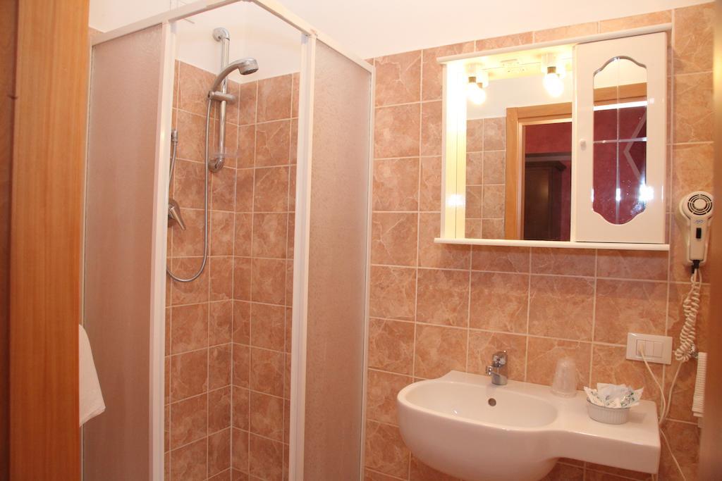 B&B Rinascente Paola Habitación foto